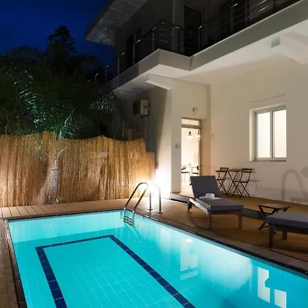 56 Luxury Apartahotel